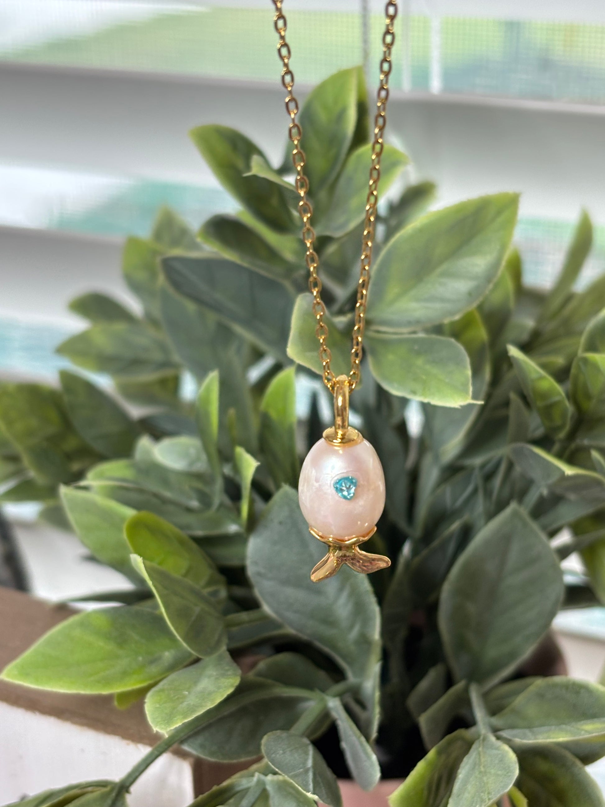 Pearl-Blue Eye Fish