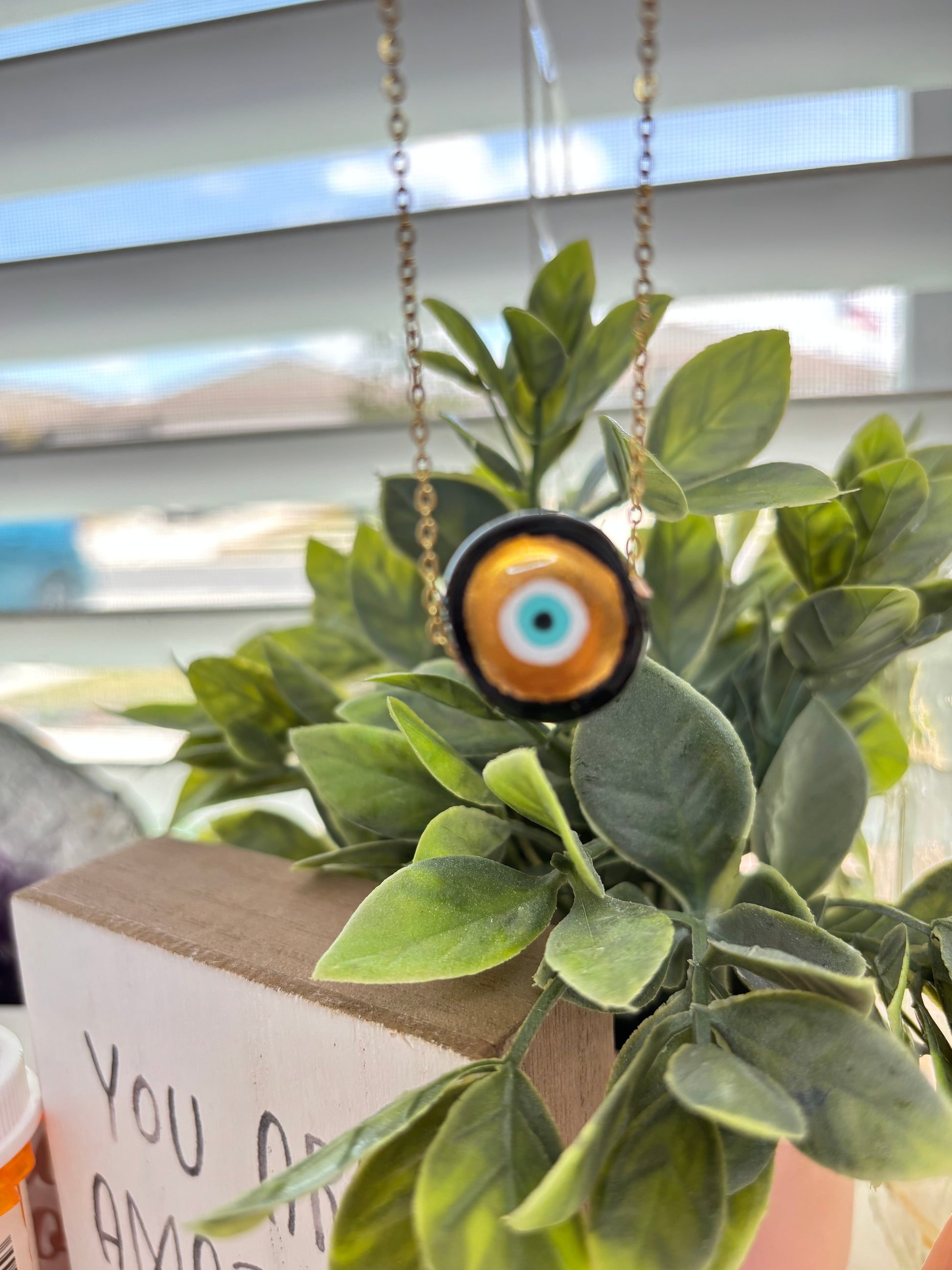 Crystal-Eye Chain