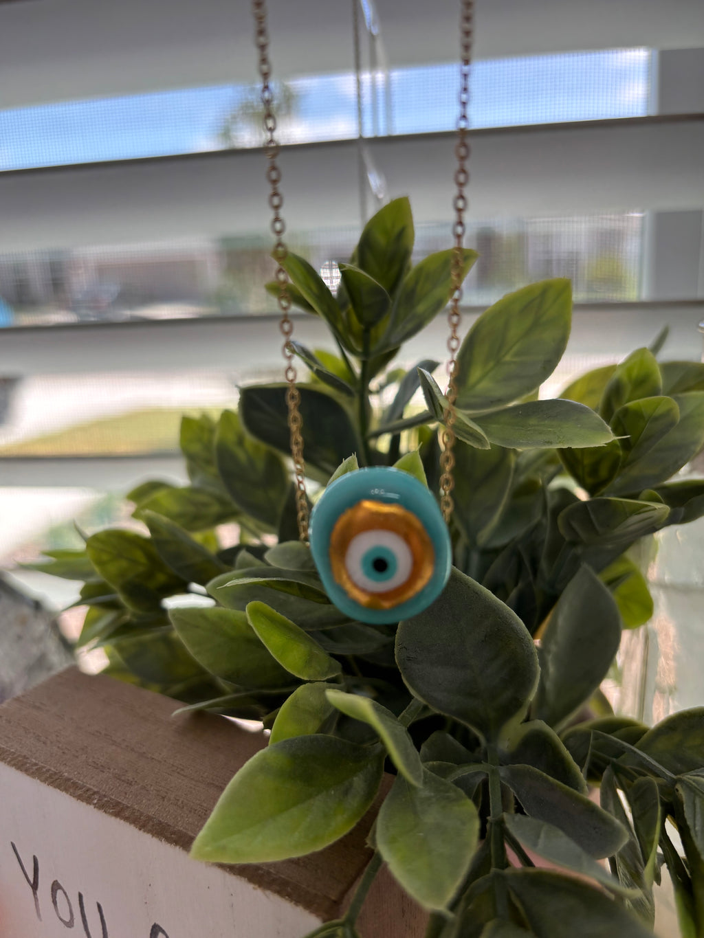 Crystal-Eye Chain
